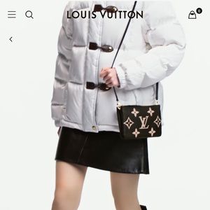 LOIUS VUITTON (Like New) - M80787
Double Zip Pochette - hand or worn cross-body